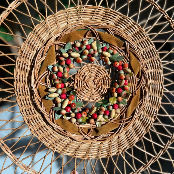 Vintage Woven Wall Basket Boho Wicker Decor | Round Wall Hanging Berry Wreath - Picture 2 of 4